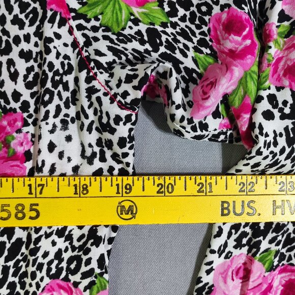 Ariat western shirt women's size M white & black with pink floral design - Picture 10 of 11